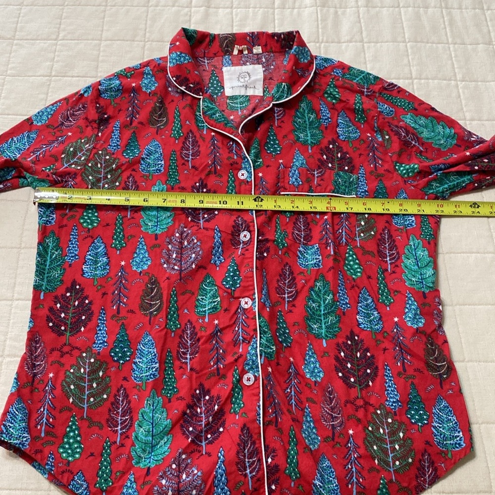 Printfresh Red and Green Leaf Pajama Set - Picture 11 of 16